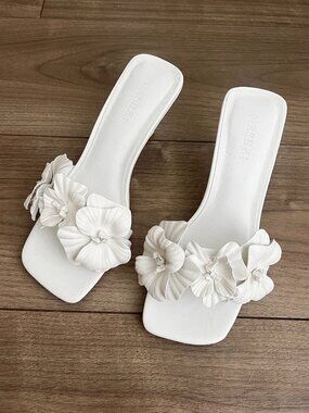 MESHKI White Melissa Floral Heels